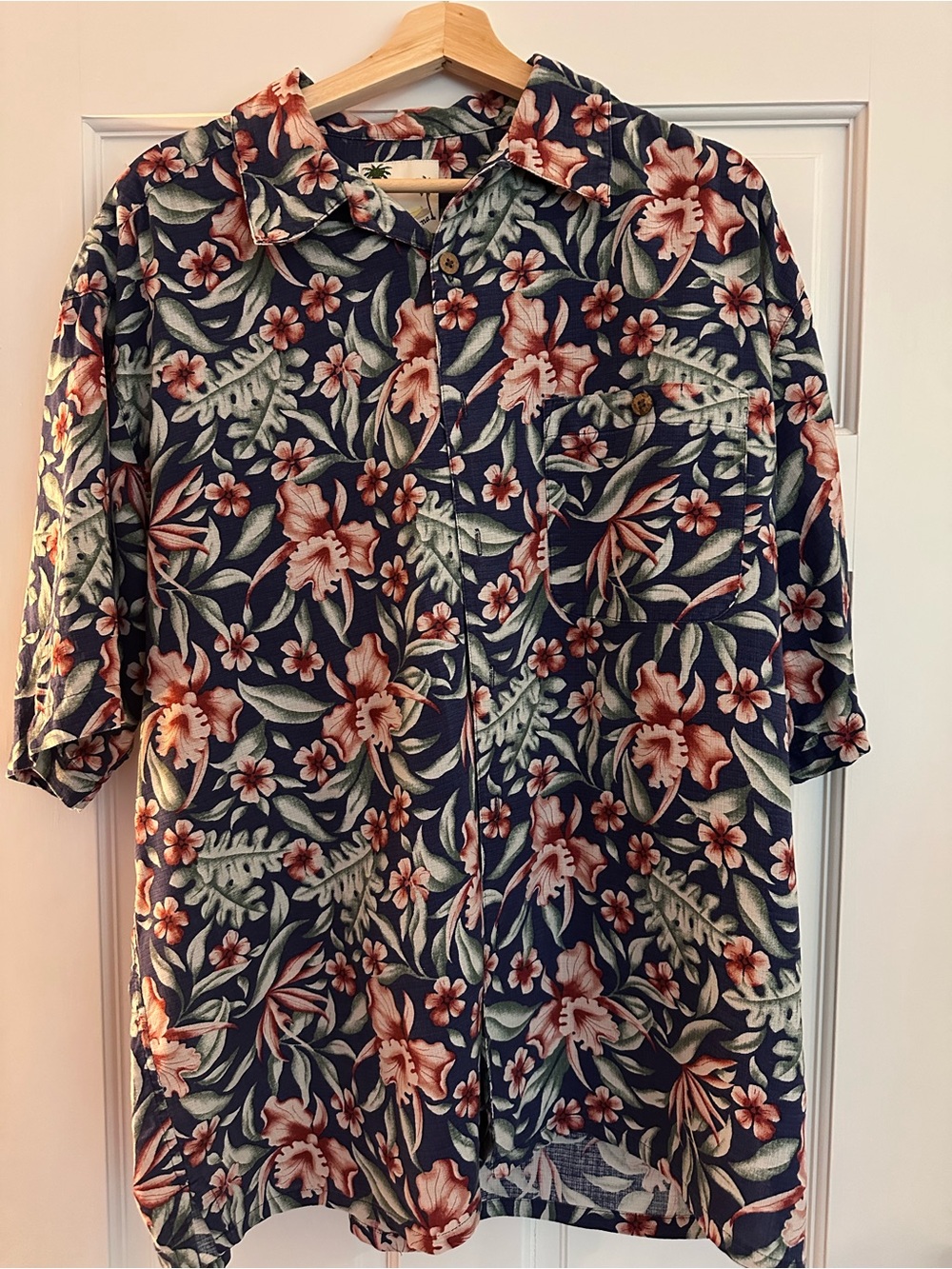 Men's Navy Floral Short-Sleeve Button-Up Shirt